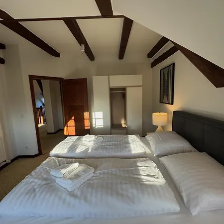 Luzin 2-5 Pers - Luxus, Steg, Boot Rothehaus